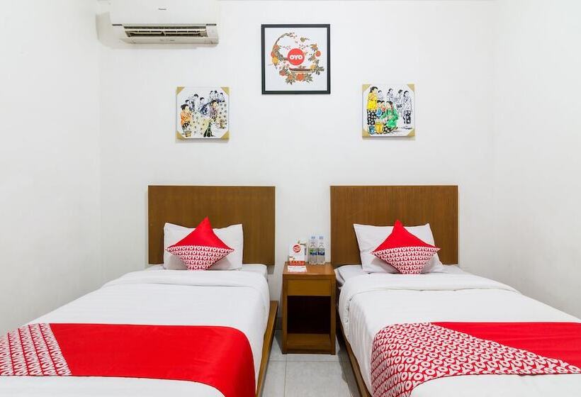 בית מלון כפרי Penginapan Rb Syariah By Oyo Rooms