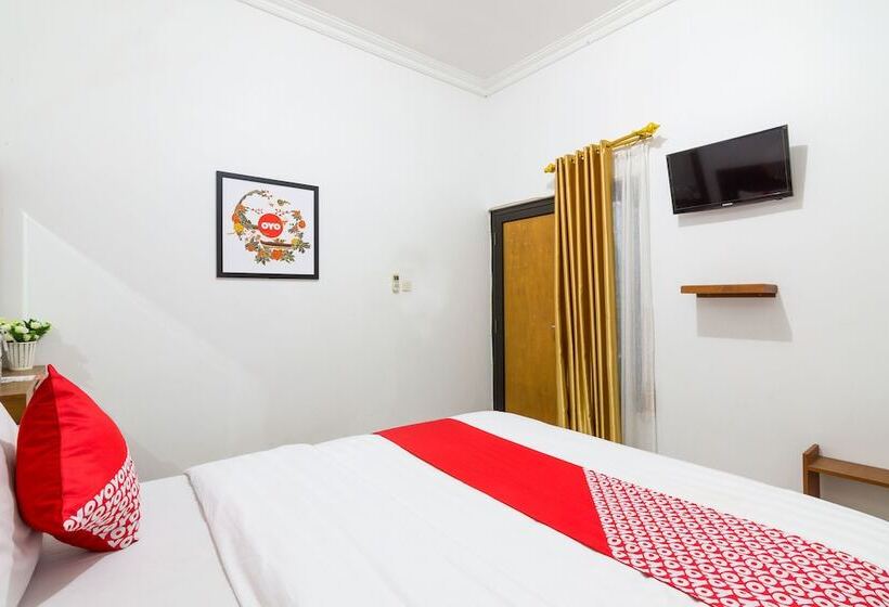 בית מלון כפרי Penginapan Rb Syariah By Oyo Rooms