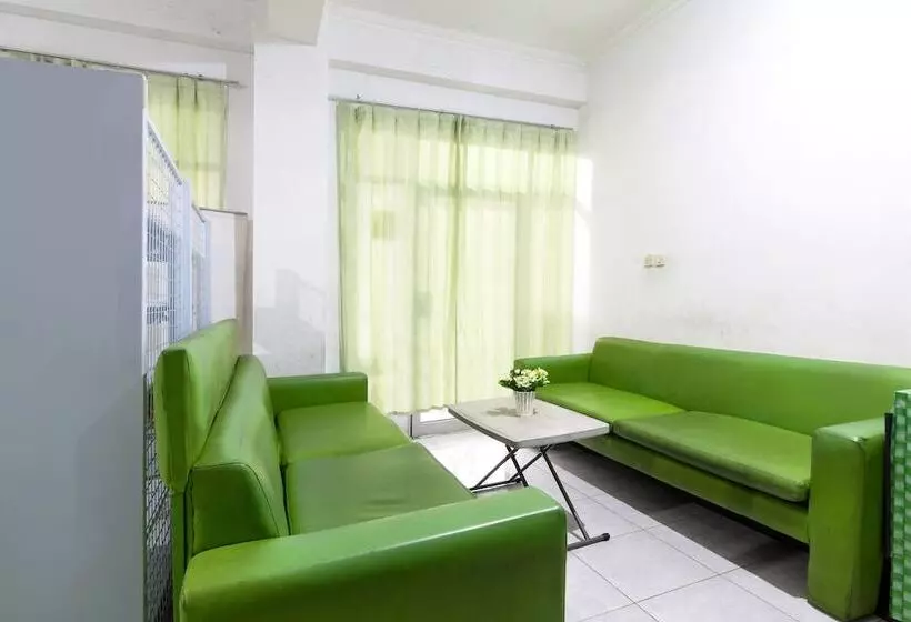 Hotelli Penginapan Rb Syariah By Oyo Rooms