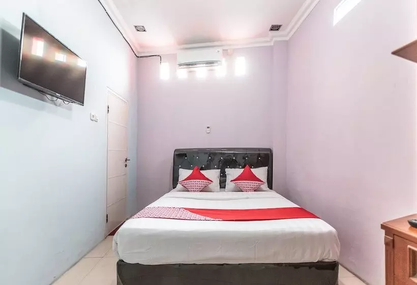 Hotelli Puspita Guesthouse By Oyo Rooms