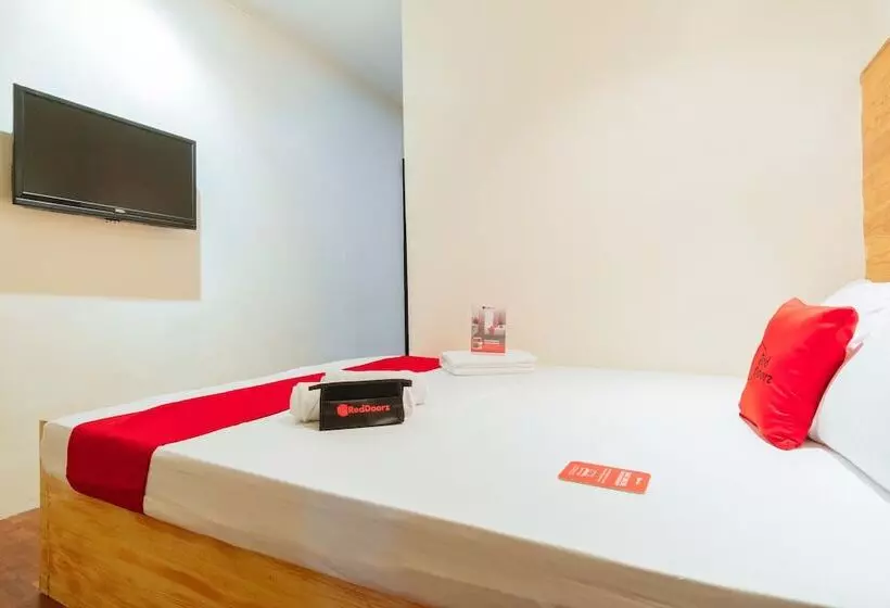 هتل Reddoorz @ Vicente Street Espana Manila