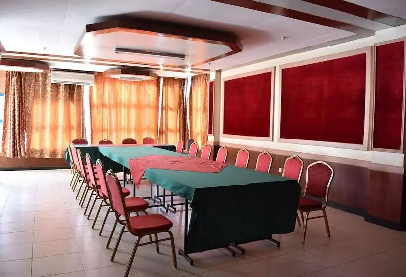 Ibis Hotel 2000 Karatina