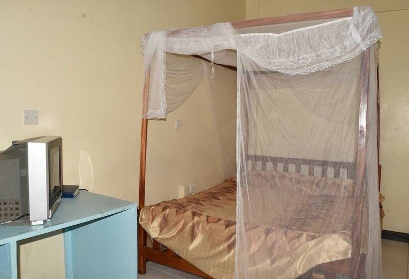 Ibis Hotel 2000 Karatina