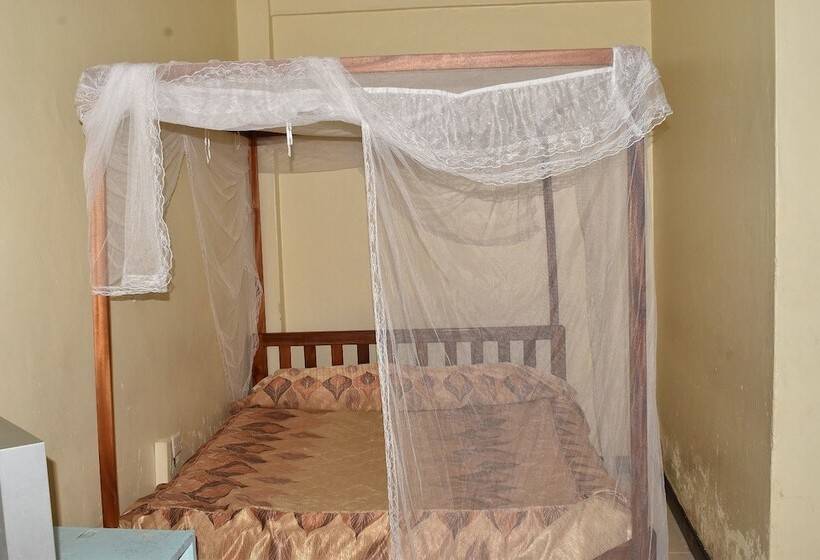 Ibis Hotel 2000 Karatina