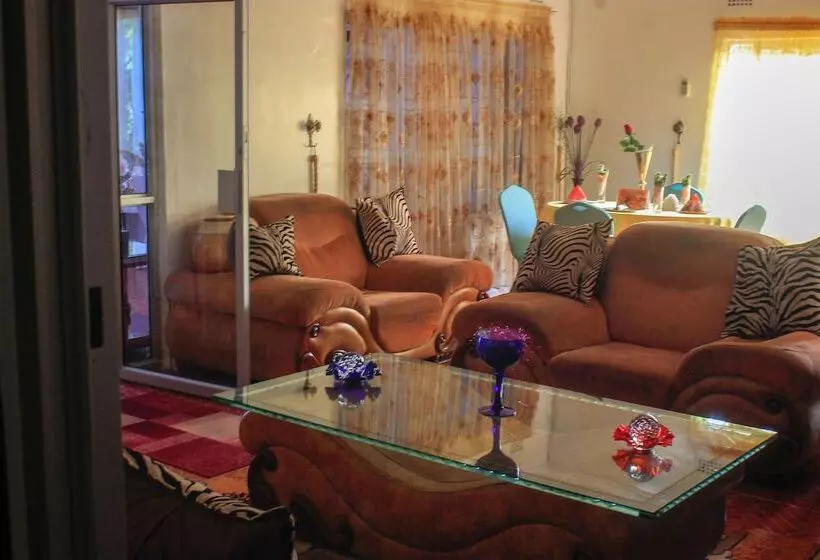 پانسیون Lillo Executive Lodge