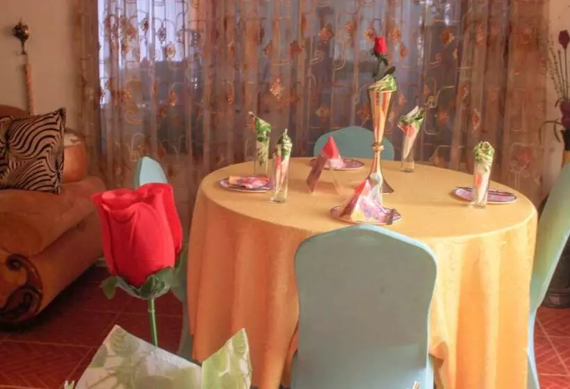 پانسیون Lillo Executive Lodge