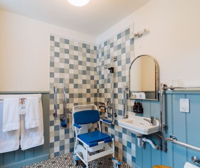 פנסיון Rokeby Manor