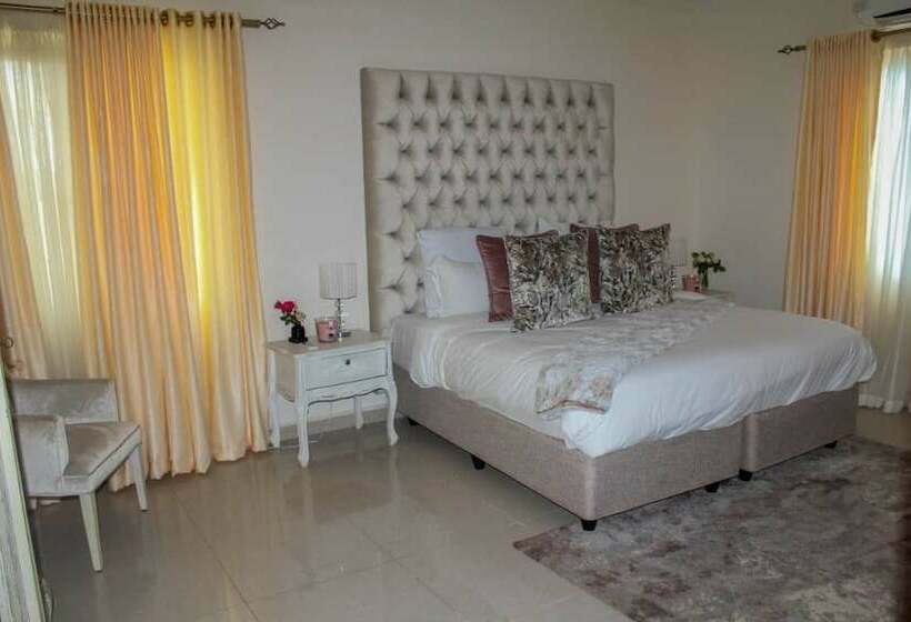 پانسیون Villa Emile Events And Hire