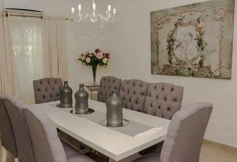 پانسیون Villa Emile Events And Hire