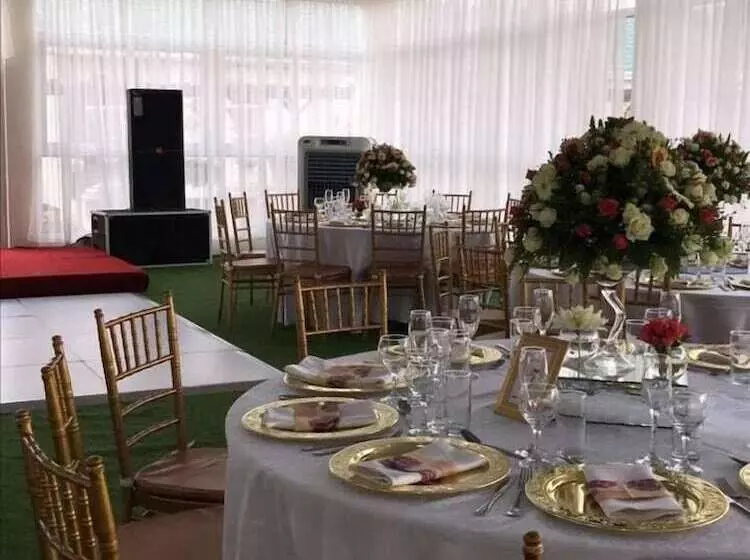 پانسیون Villa Emile Events And Hire