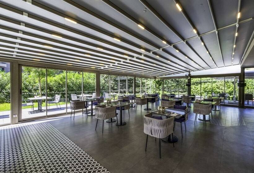 Radisson Residences, Vadistanbul