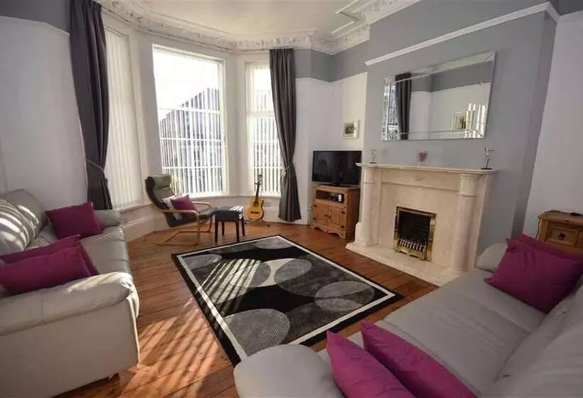 Seaways Holiday Home