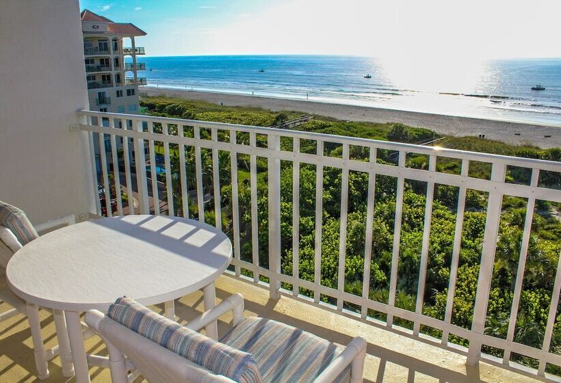 Discovery Beach Resort