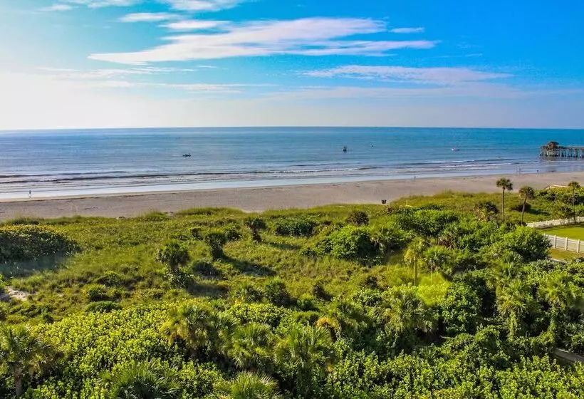 Discovery Beach Resort