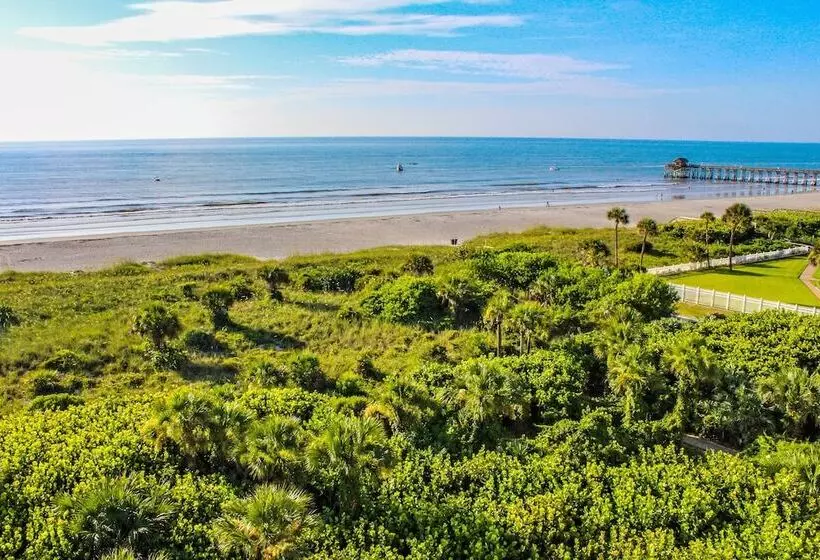 Discovery Beach Resort