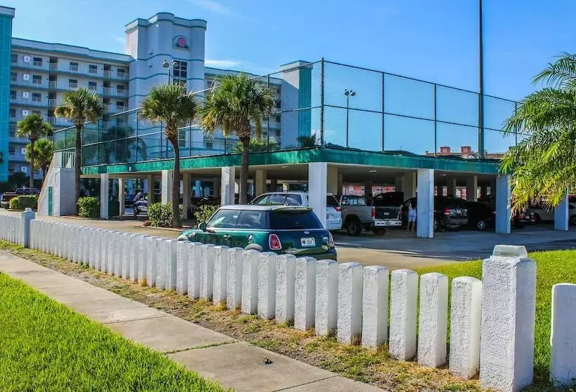 Discovery Beach Resort