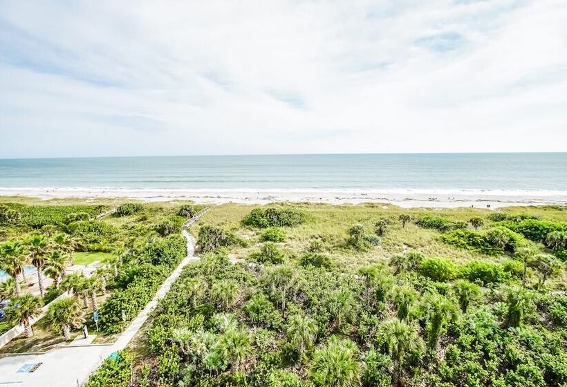 Discovery Beach Resort