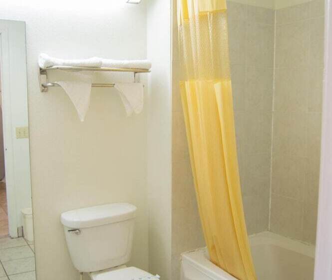 酒店 Blue Jay Inn & Suites