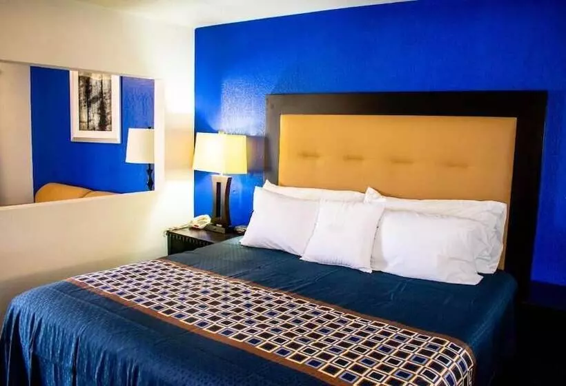 호텔 Blue Jay Inn & Suites