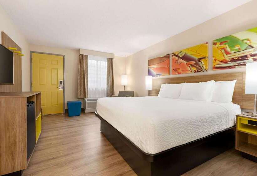 هتل Bo, A Days Inn By Wyndham Chattanooga Downtown