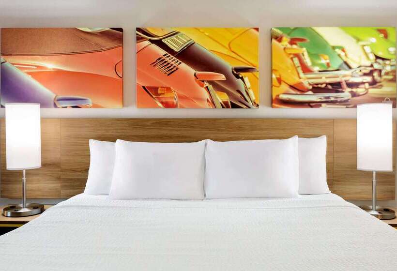 هتل Bo, A Days Inn By Wyndham Chattanooga Downtown