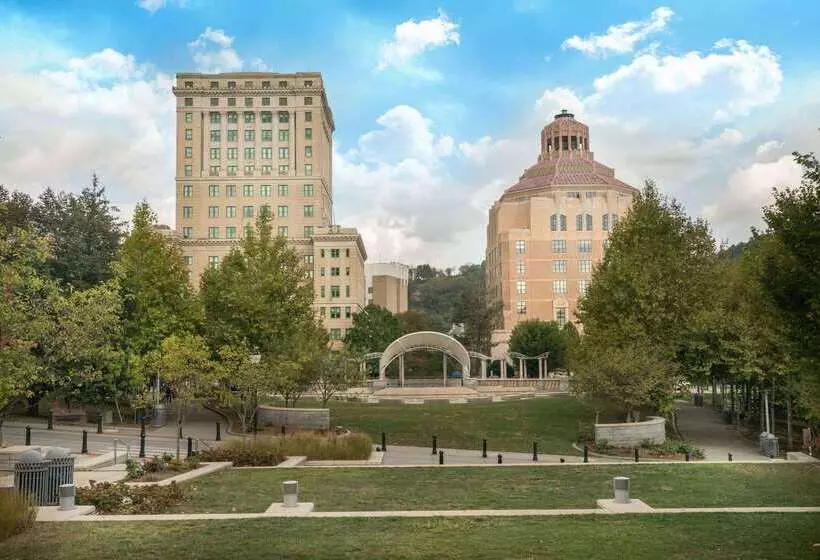 Отель Days Inn By Wyndham Asheville Downtown North