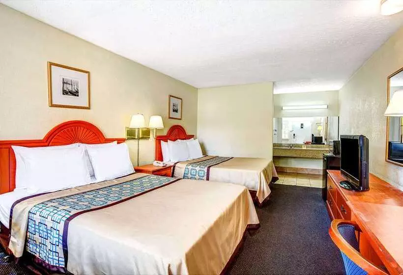 Hotelli Days Inn By Wyndham Chesapeake