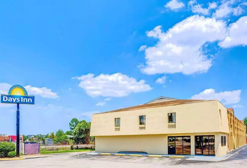 Hotelli Days Inn By Wyndham Chesapeake