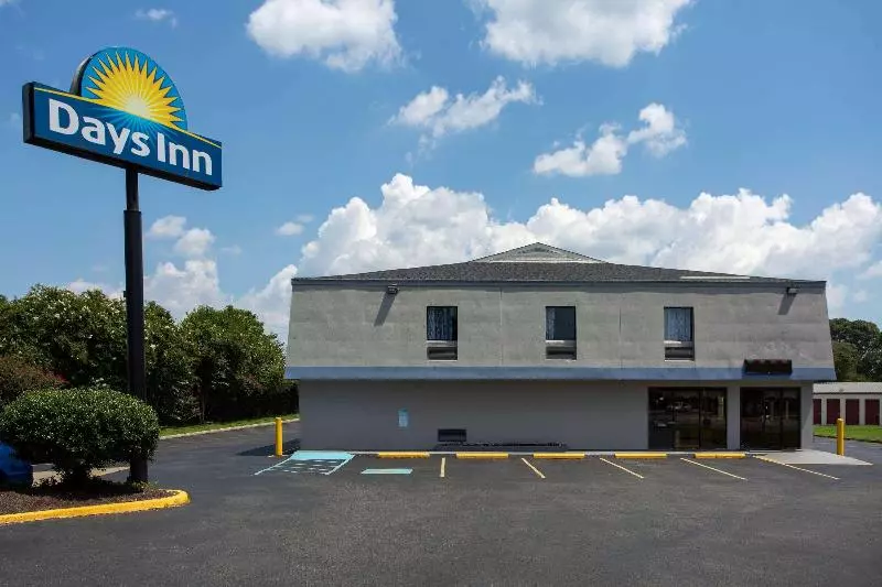 Hotelli Days Inn By Wyndham Chesapeake