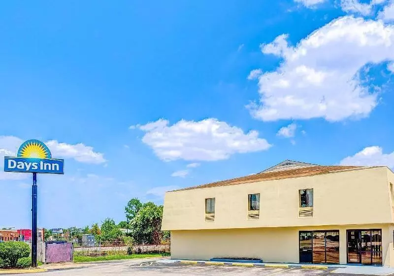 Hotelli Days Inn By Wyndham Chesapeake