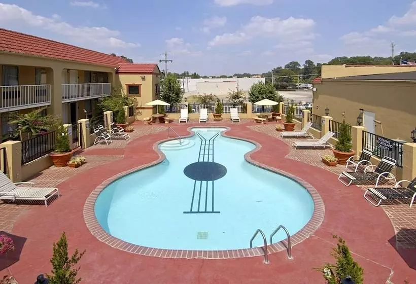 酒店 Days Inn By Wyndham Memphis At Graceland