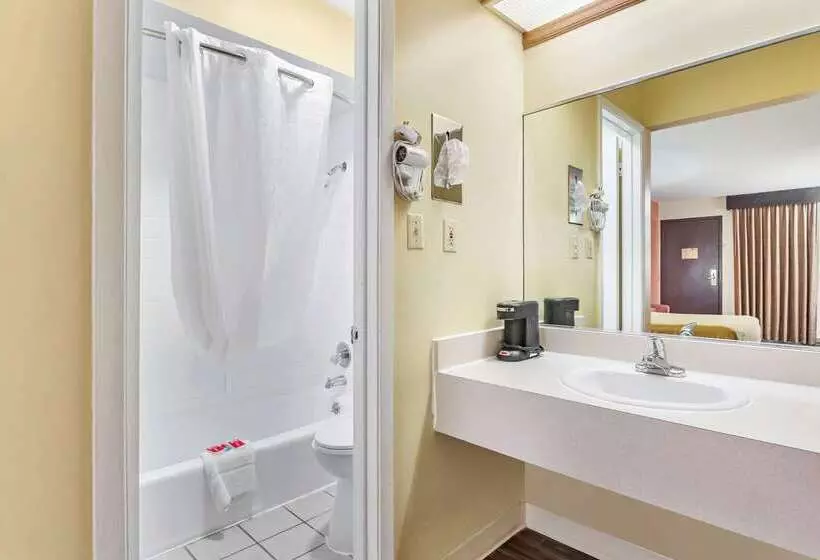 ホテル Econo Lodge Urbandale Northwest Des Moines