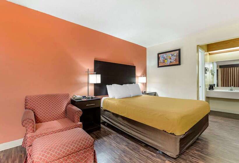 Отель Econo Lodge Urbandale  Northwest Des Moines
