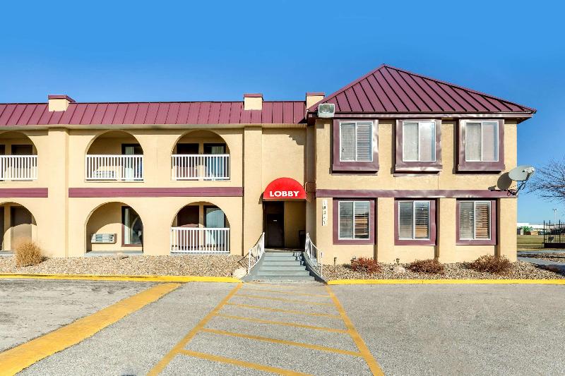 Отель Econo Lodge Urbandale  Northwest Des Moines