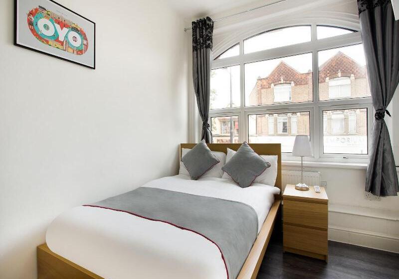 בית מלון כפרי Broadway Inn