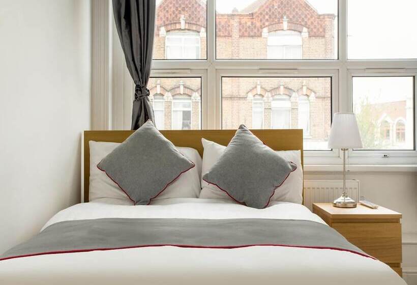 בית מלון כפרי Broadway Inn