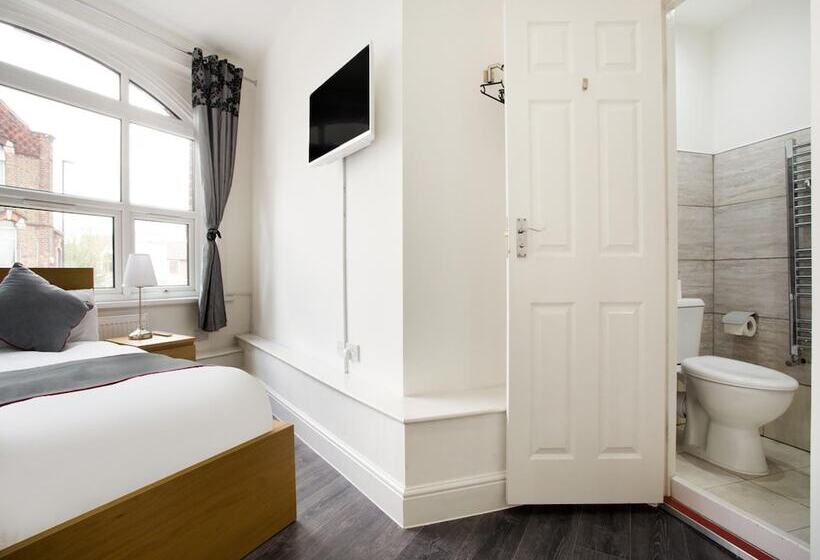 בית מלון כפרי Broadway Inn