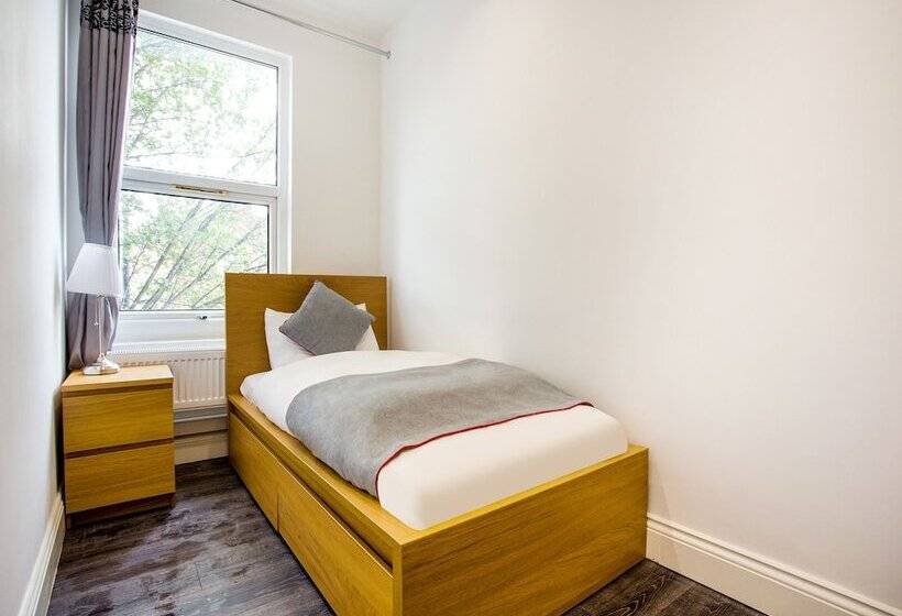 בית מלון כפרי Broadway Inn