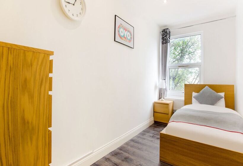 בית מלון כפרי Broadway Inn