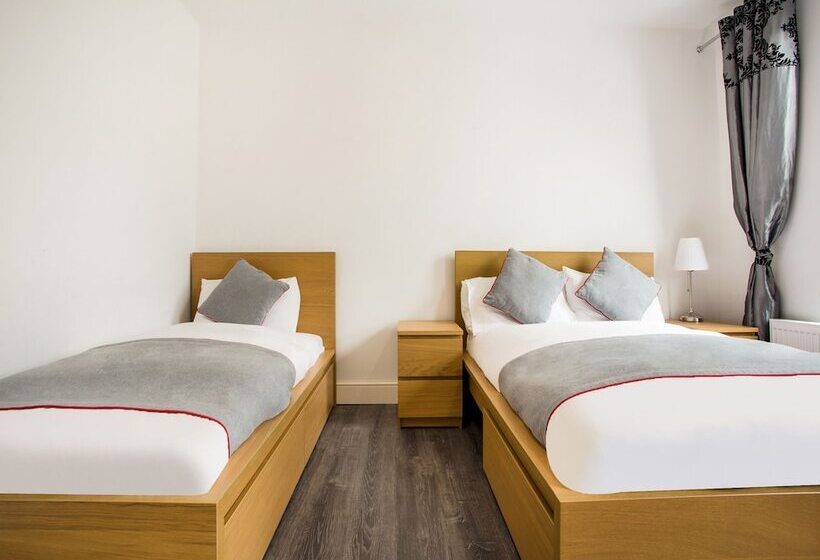 בית מלון כפרי Broadway Inn