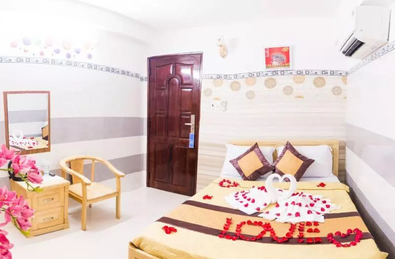 هتل Khách Sạn Flower Sky Nha Trang