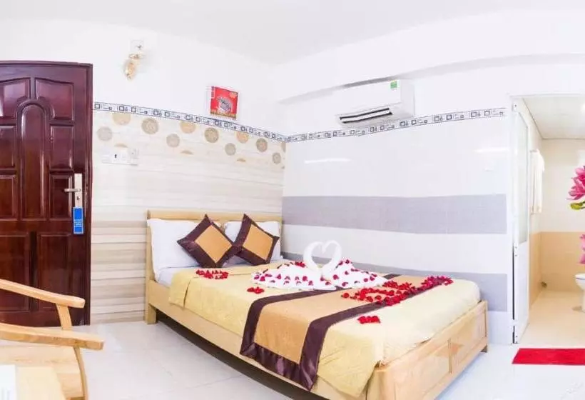 هتل Khách Sạn Flower Sky Nha Trang