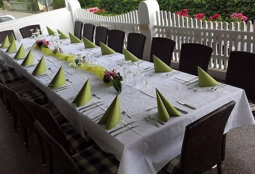 בית מלון כפרי Zum Weissen Mohren