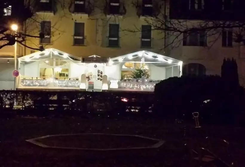 Hotelli Zum Weissen Mohren