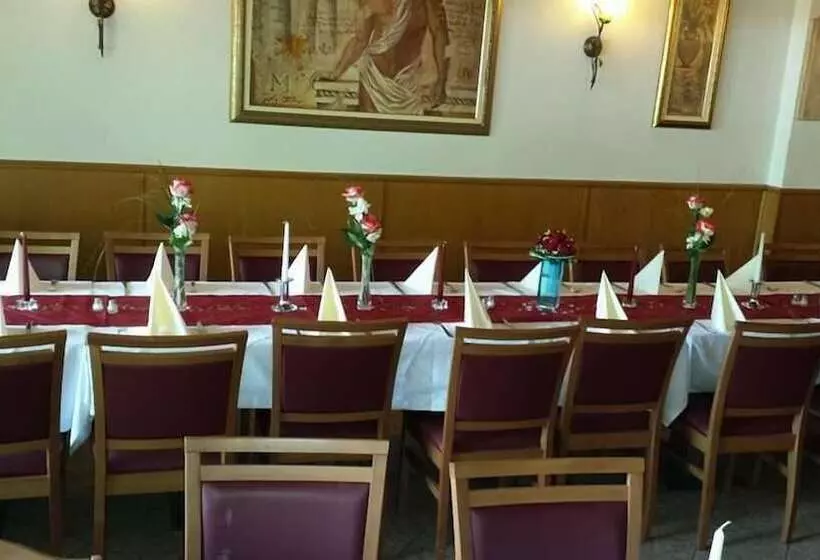 Hotelli Zum Weissen Mohren