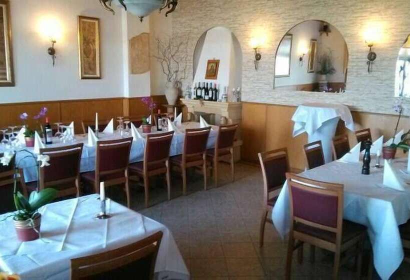 בית מלון כפרי Zum Weissen Mohren