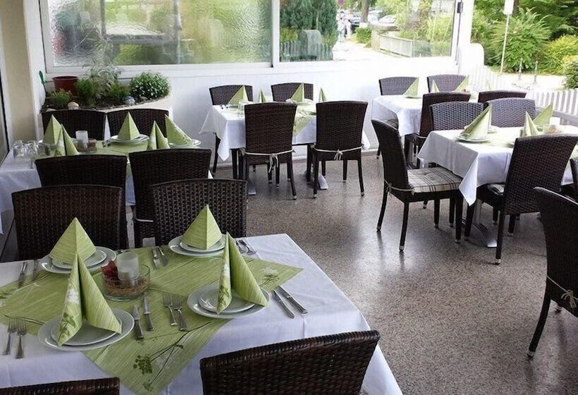 בית מלון כפרי Zum Weissen Mohren