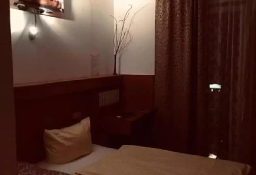 Hotelli Zum Weissen Mohren