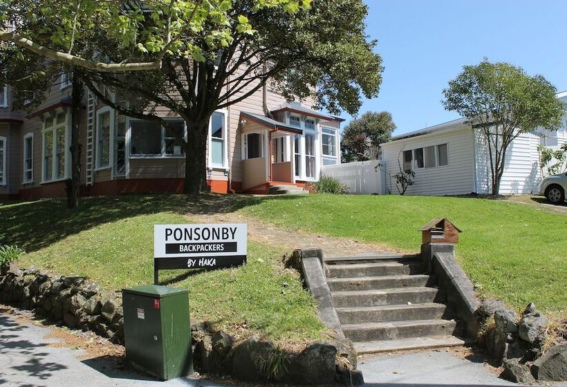 Haka Lodge Ponsonby   Hostel