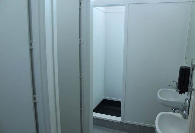 Haka Lodge Ponsonby   Hostel